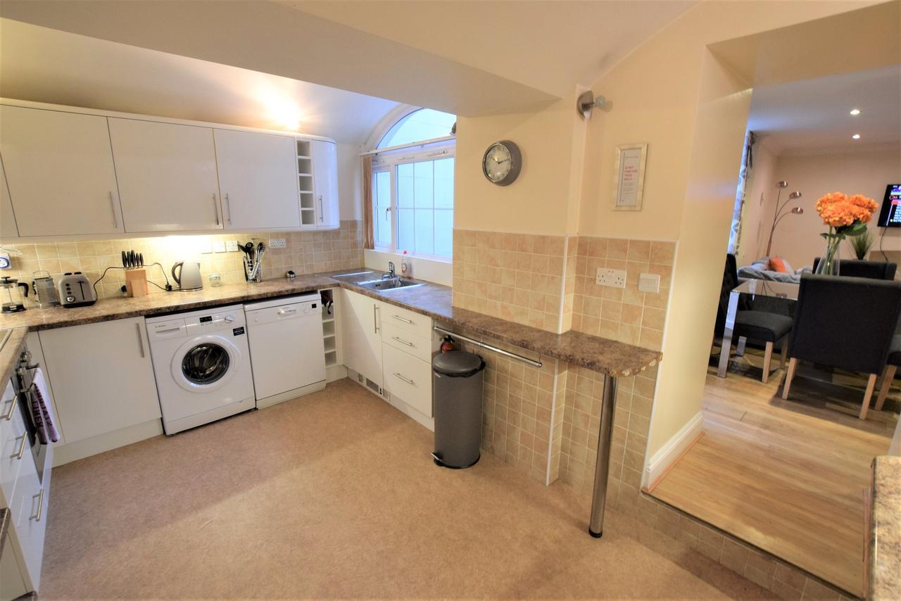 Meridian Way - Your Apartment ブリストル エクステリア 写真