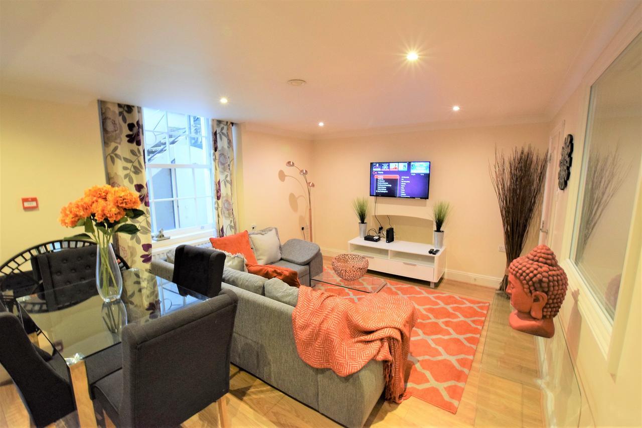 Meridian Way - Your Apartment ブリストル エクステリア 写真